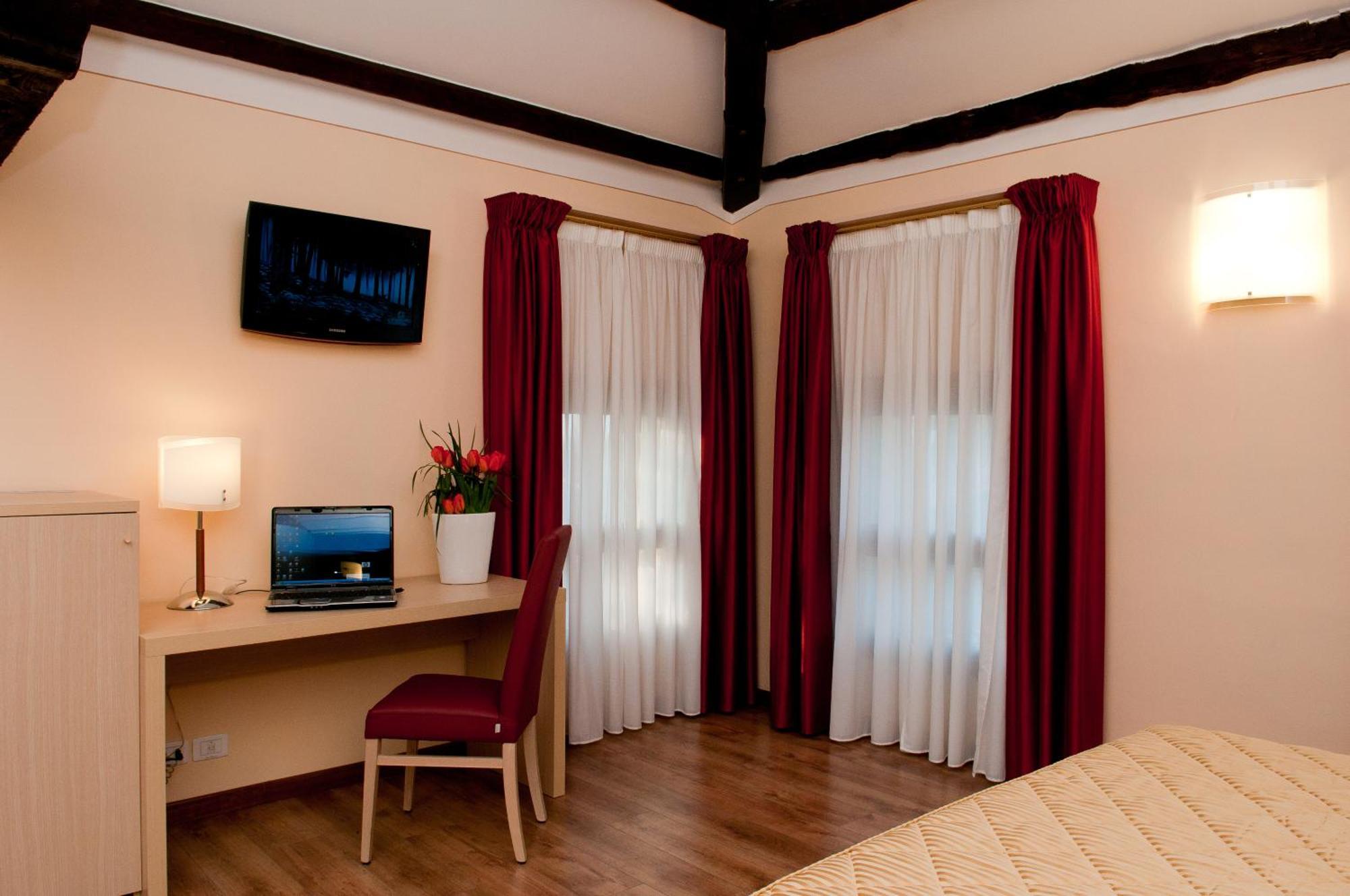 Hotel Villa Maternini Vazzola Quarto foto