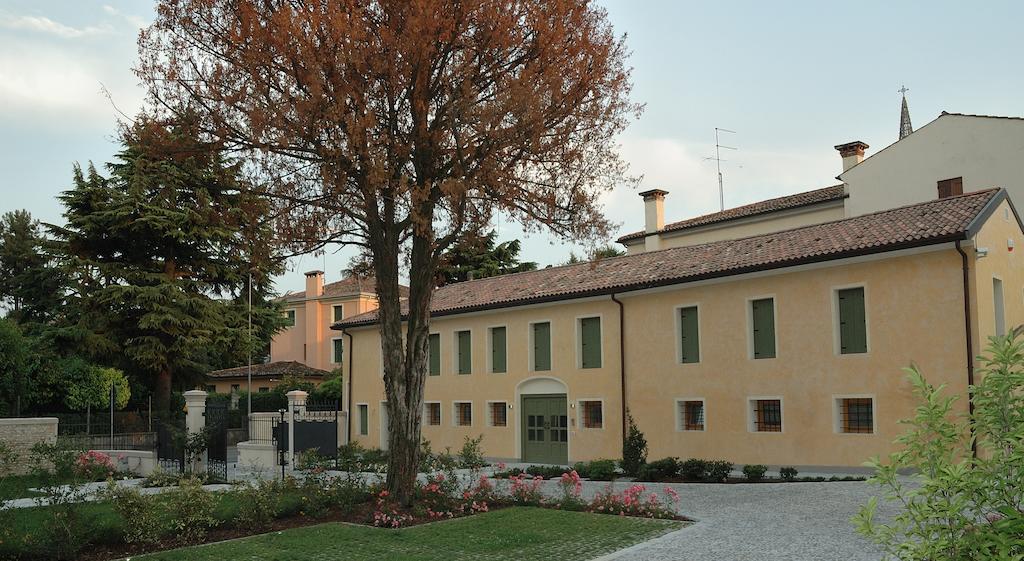 Hotel Villa Maternini Vazzola Exterior foto