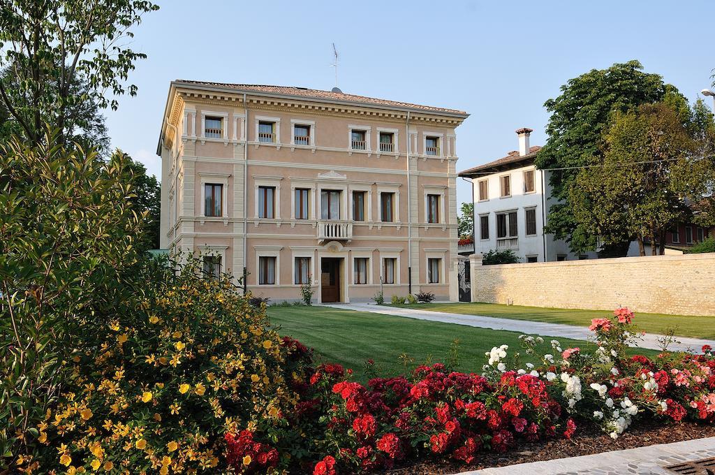 Hotel Villa Maternini Vazzola Exterior foto