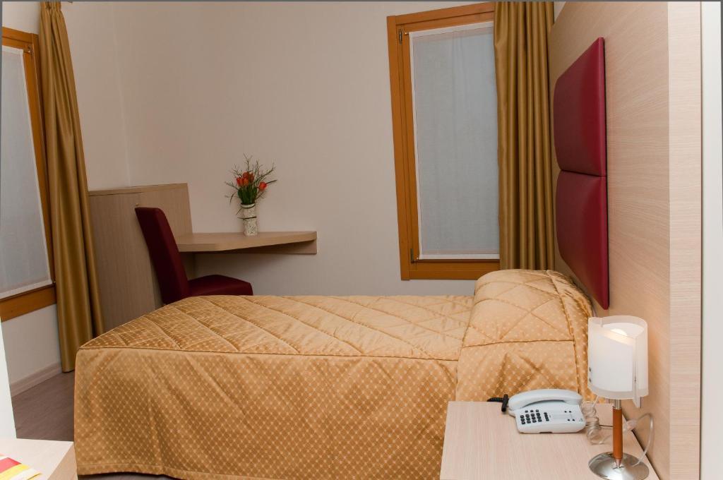 Hotel Villa Maternini Vazzola Quarto foto