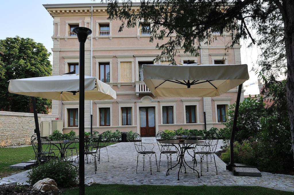 Hotel Villa Maternini Vazzola Exterior foto